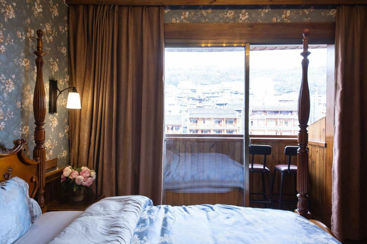 Flower Time Inn Fenghuang Exterior foto